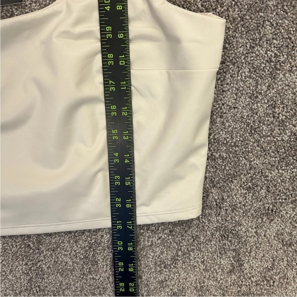 Express Women’s Body Contour Faux Leather Square Neck Cropped Tank Size XL - NWT - Picture 10 of 16